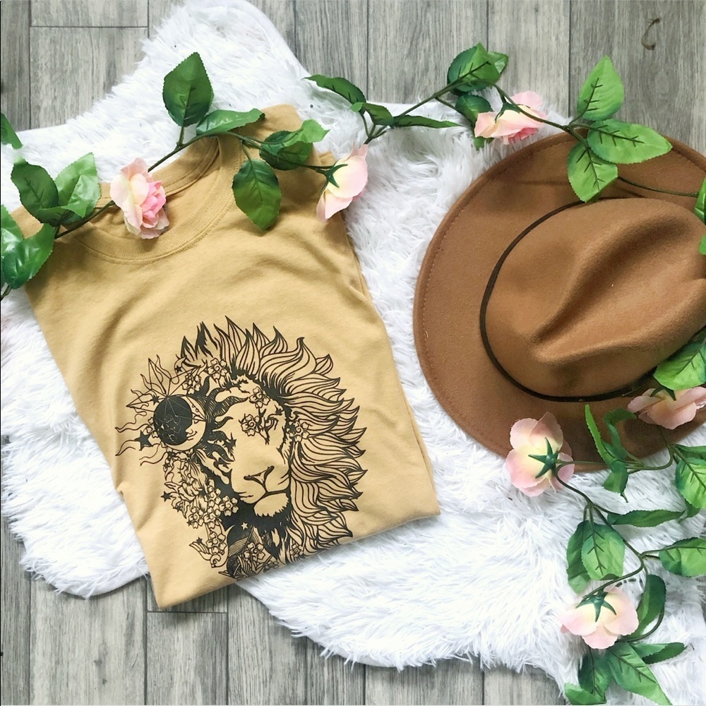 NEW Lion Moon Astronomy Graphic tee shirt top Leo